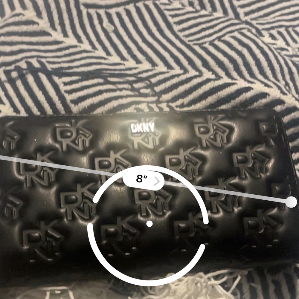 NWT DKNY LOGO WALLET - Picture 7 of 12